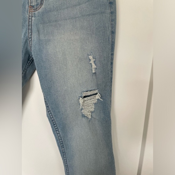 NWT - Hollister Super Skinny Light Wash Jeans - Picture 10 of 12
